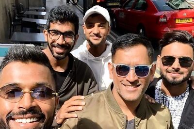 Mayank Agarwal Solves the 4–Year-long Mystery of 'Random' Hand on Rishabh Pant’s Shoulder