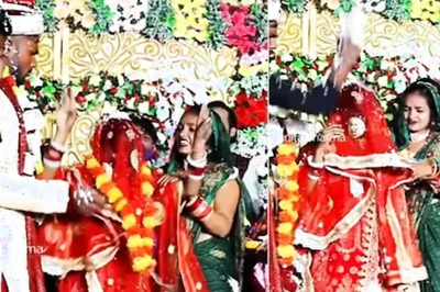 Watch: Indian Bride’s Reaction During Varmala Ceremony Leaves Guests Shocked