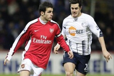 Fabregas keeps Arsenal in EPL title hunt