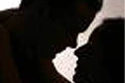 Sex in fast lane halts traffic on road