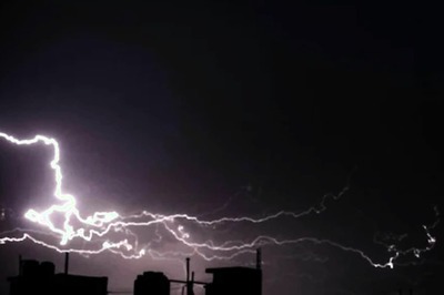 Sultry Weather Conditions Continue in Delhi, IMD Forecasts Cloudy Skies