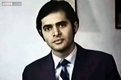 Late actor Farooque Sheikh appreciates his debut film 'Garm Hawa' in a pre-recorded video message