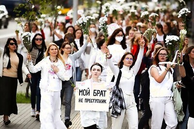 Belarus authorities free detainees amid protesters' pressure