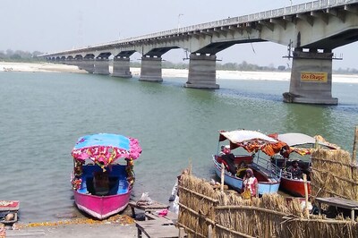 In Ayodhya, There is a Guide in Every Corner