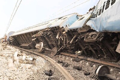 Hirakhand Express Accident: 39 Dead, Over 60 Hurt as Train Derails in Andhra