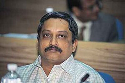 Girls disappear in UP after 6pm: Goa CM Manohar Parrikar