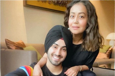 Neha Kakar Hints at Getting Married Amid Lockdown and Beau Rohanpreet Singh Can't Agree More