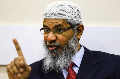 Malaysia Cabinet to Discuss Residency of Controversial Preacher Zakir Naik