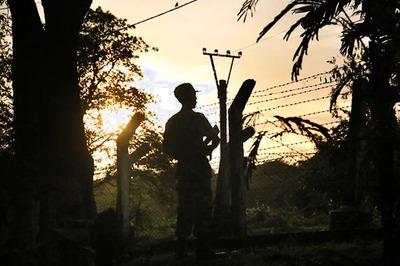 Amid Clashes Between Military & Insurgents, US Calls for End to Internet Shutdown in Myanmar States