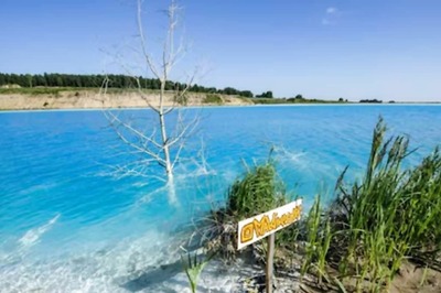 This Turquoise Siberian Lake, Loved by Instagrammers, Is Toxic