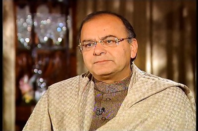 Jaitley targets Sonia after Congress calls him 'outsider' in Amritsar