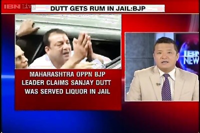 Police serve liquor to Sanjay Dutt inside Yerwada jail, alleges BJP