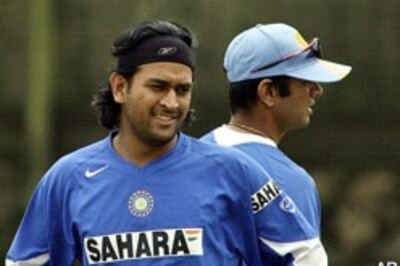 Dhoni's job gets into legal hurdles