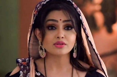 Actress Shubhangi Atre Falls Prey to Online Scam, Warns People Against it