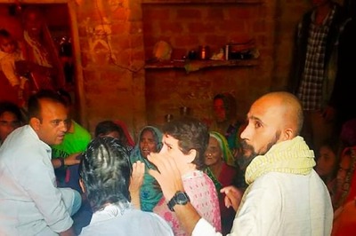 Priyanka Gandhi Visits Kin of Farmer Who Allegedly Died Due to Fertilizer Shortage