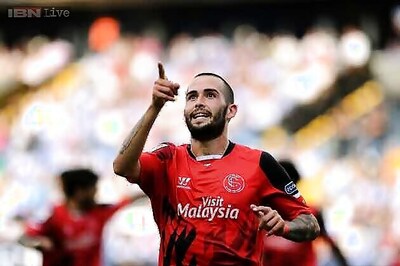 Barcelona to sign right back Aleix Vidal from Sevilla