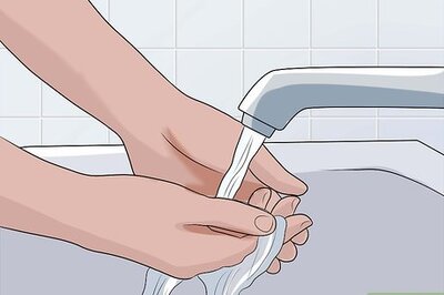 How to Remove Soft Contact Lenses After You Have Slept With Them