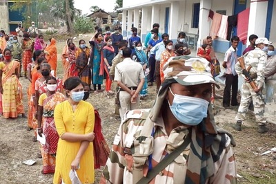 EC's Crackdown on Big Poll Rallies Appears Too Late As Covid-19 Cases Spiral in Bengal