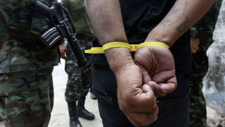 Fighting spreads in Thai capital, 17 dead