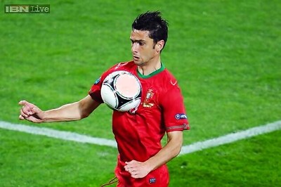 Valencia land Portugal striker Postiga after Soldado exit