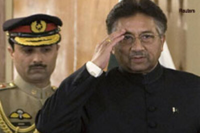 Most Pakistanis hate Mush, want him to quit: Poll