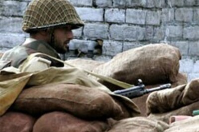 Eight Pakistani soldiers killed in suicide blast