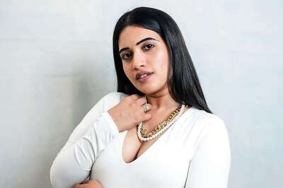 Sravanthi Chokkarapu Gives Out Classy Vibes In Full-sleeve White Top And Beige Trousers