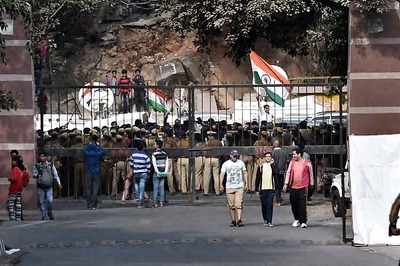 IIT faculty backs JNU protests, says State can't dictate 'nationalism'