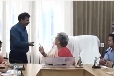 Kanpur Mayor Loses Cool, Throws File at Govt Officer for 'Misleading' Her Over Nullah Cleaning | WATCH