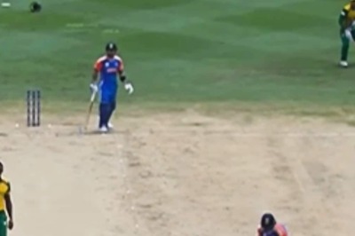 Quinton de Kock Silences Indian Fans with a Stunning Throw at Bowling End to Dismiss Axar Patel - WATCH
