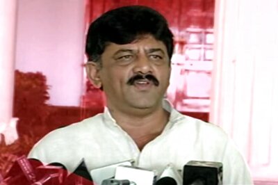 Eshwarappa Has an Eye on You: DK Shivakumar Jokingly Tells MB Patil During Mekedatu Meeting