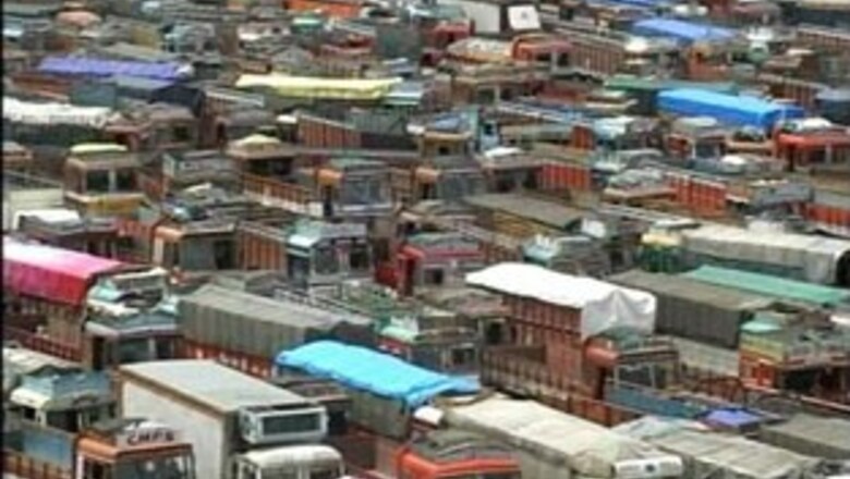 Truck strike enters 8th day, government scurries