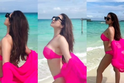 HOT! Sophie Choudry Heats Up Instagram in Bold Bikini As She Poses on Beach for SEXY Video, Watch