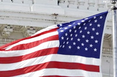 Man strips naked at US airport to protest screening