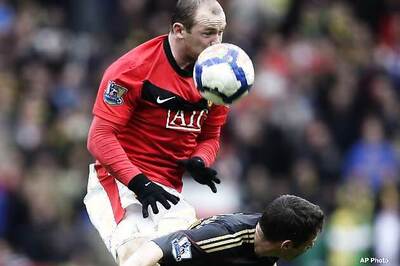 Rooney saga hangs over Chelsea-United clash
