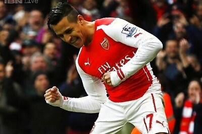 Arsenal's Sanchez to miss Tottenham trip, Welbeck returns