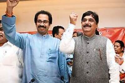 Sena, BJP release Maharashtra poll manifesto