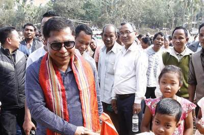 Meghalaya Congress Leaders Feel Mukul Sangma Won't Commit 'Blunder' of Joining TMC amid Defection Buzz