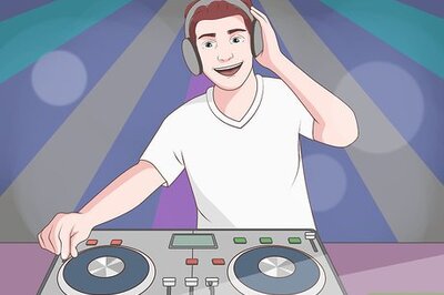 How to Become a Wedding DJ