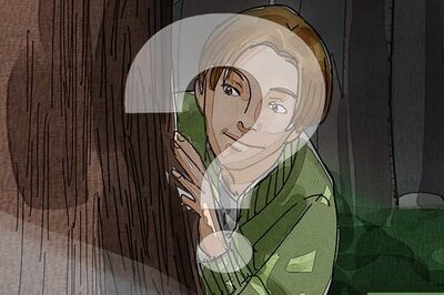 How to Avoid Detection in a Game of Spotlight