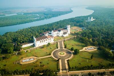 10 Essentials Items You Must Pack For Goa Trip