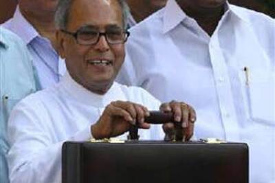 Pranab skips two paras of speech, apologises