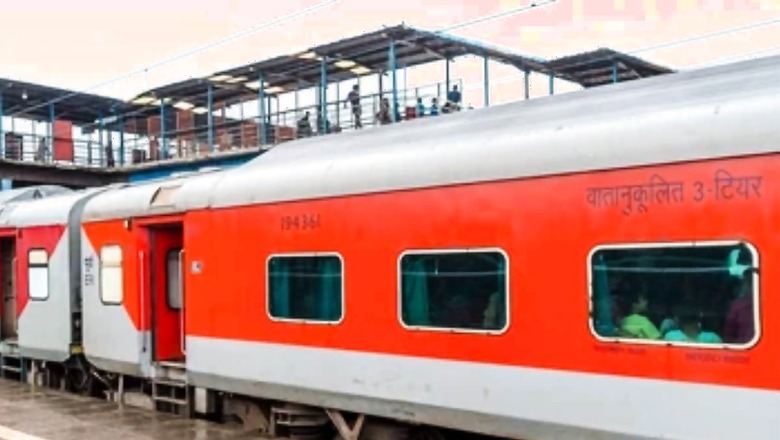 Man Goes Missing From Delhi-Sealdah Rajdhani Express; Luggage, Mobile Found