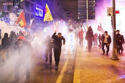 Turkish PM faces probe, anti-corruption protesters clash with police
