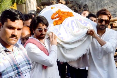 Ayushmann Khurrana, Aparshakti Bid Tearful Farewell To Father P Khurrana; Perform Last Rites