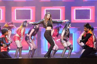 Daisy Shah Bring in Her Birthday By Celebrating With Underprivileged Children, See Pics