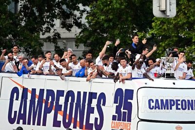 Thousands of Real Madrid Fans Celebrate League Title with Team