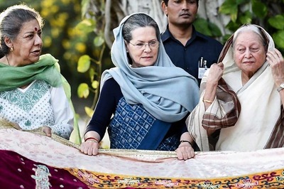 Congress Keeps Up Sunday Suspense With 'Reluctant' Ambika Soni in the Mix to Succeed Amarinder Singh