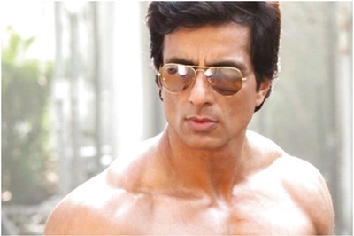 Sonu Sood on Trolls Calling Him 'Fraud': Instead of Trolling Me, Go Out and Help Someone