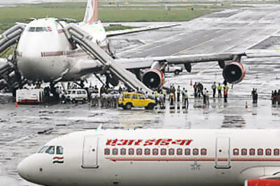 Air hostess complains to women's panel against pilots